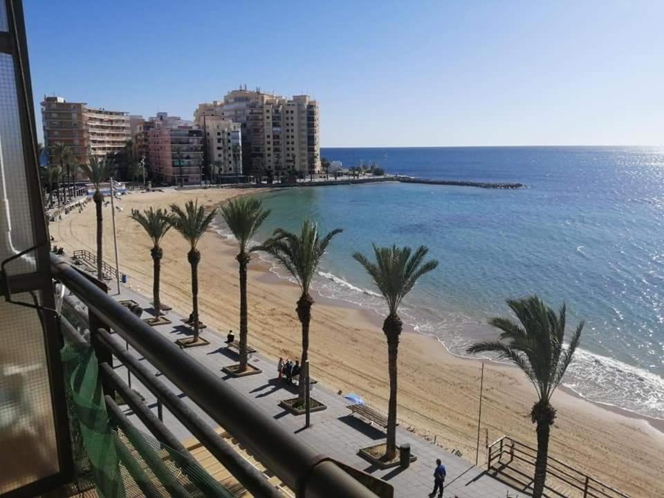 Beach Apartment Torrevieja Bagian luar foto