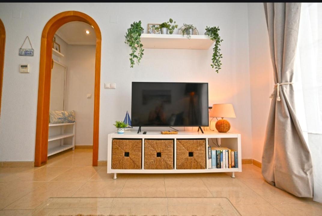 Beach Apartment Torrevieja Bagian luar foto