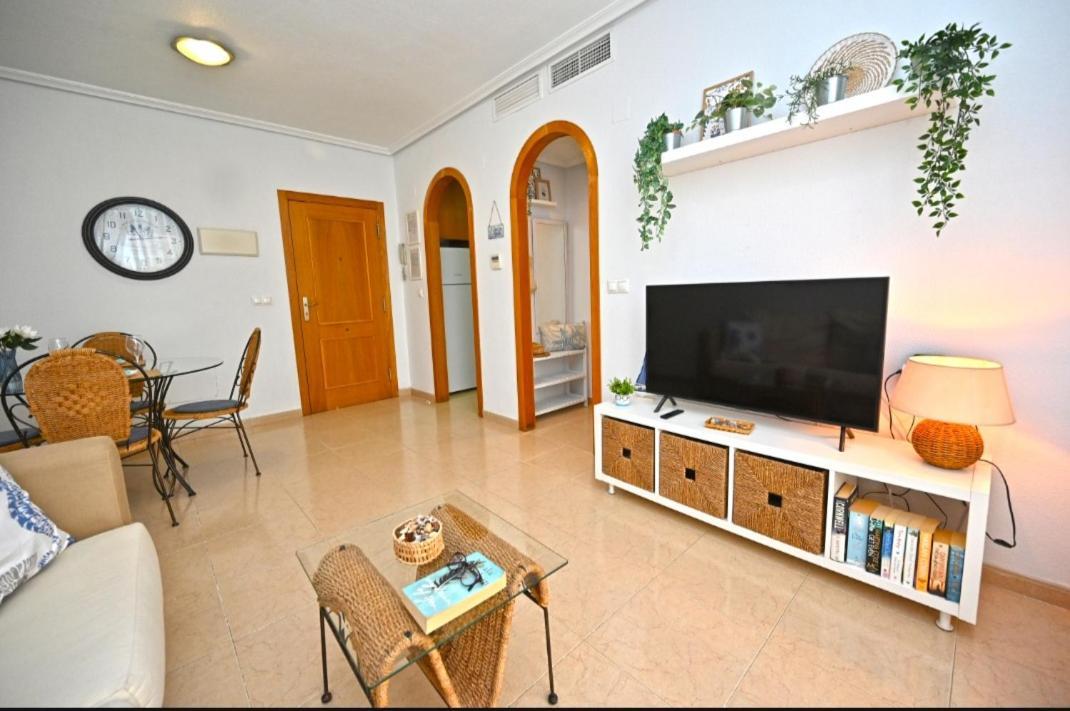 Beach Apartment Torrevieja Bagian luar foto