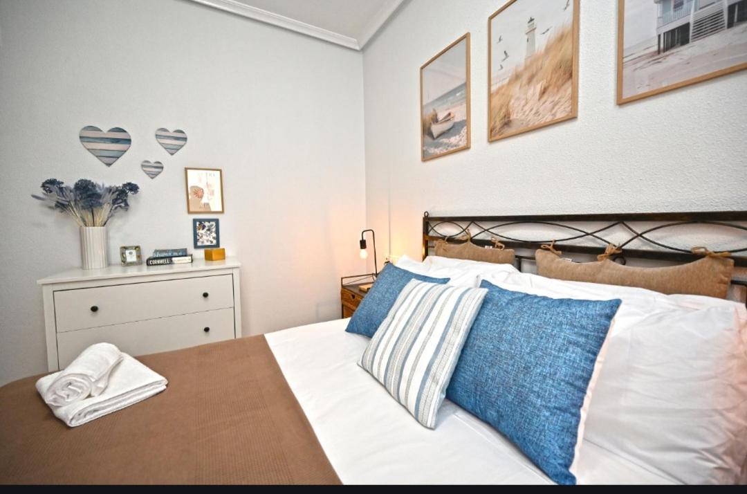 Beach Apartment Torrevieja Bagian luar foto