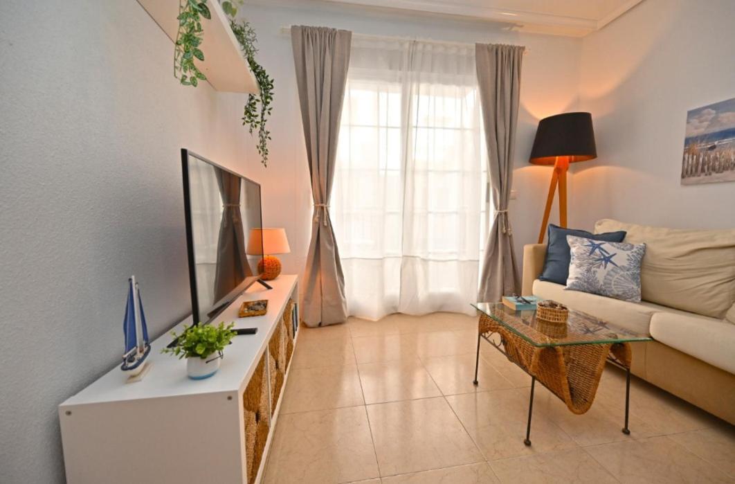 Beach Apartment Torrevieja Bagian luar foto